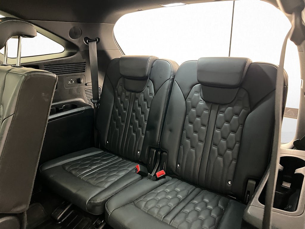 Vehicle Image 37