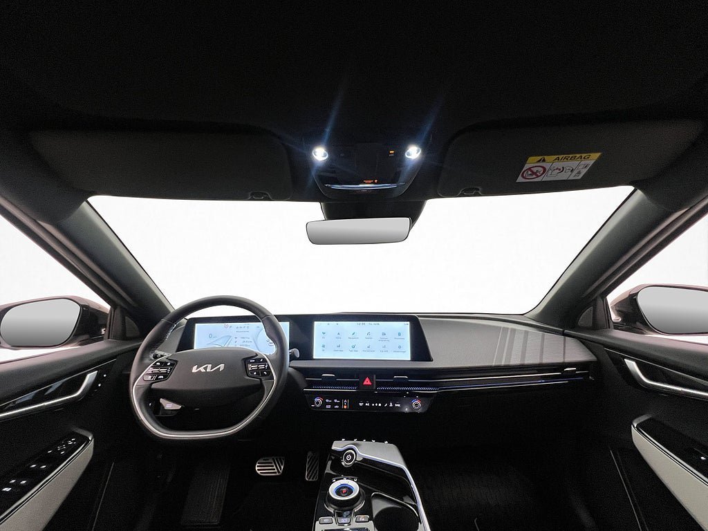 Vehicle Image 32
