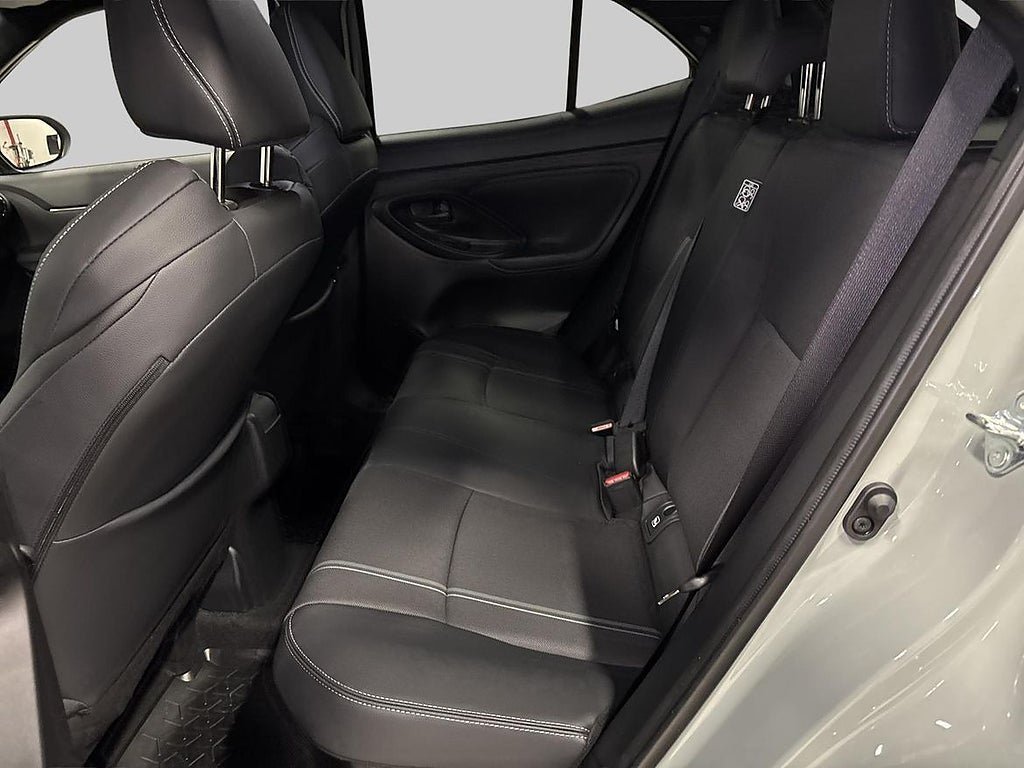 Vehicle Image 10