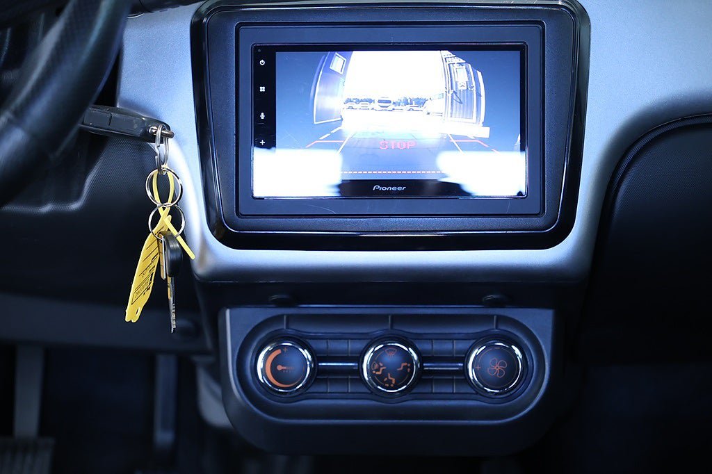 Vehicle Image 8