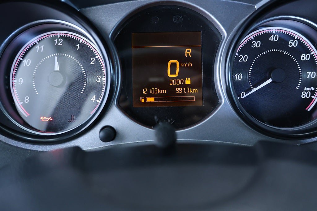 Vehicle Image 9