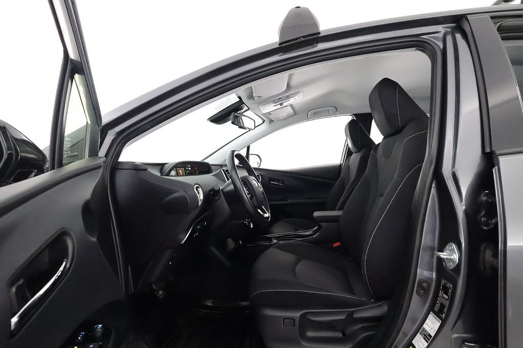 Vehicle Image 10