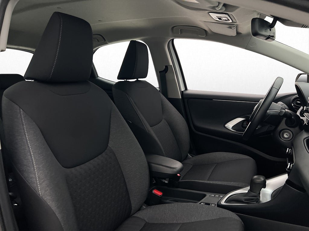 Vehicle Image 14