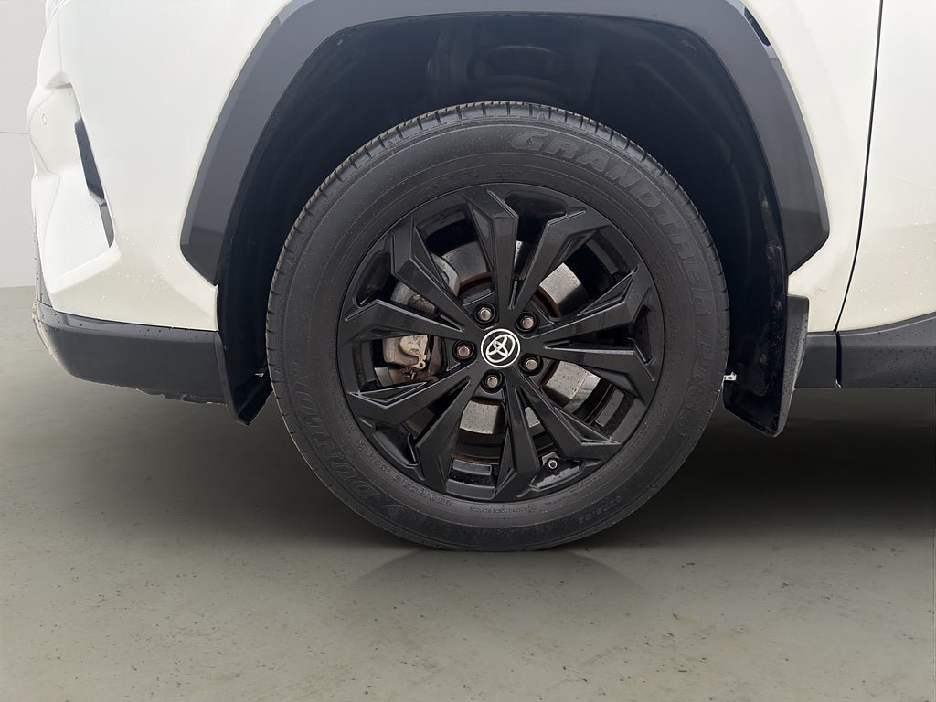 Vehicle Image 10
