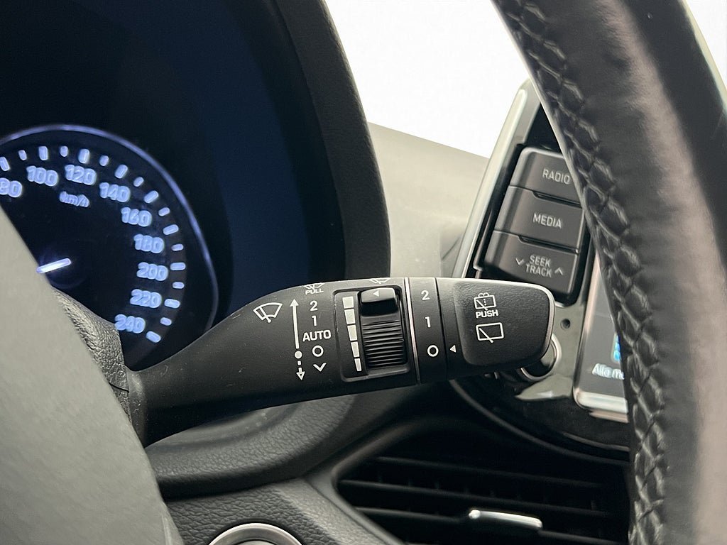 Vehicle Image 28