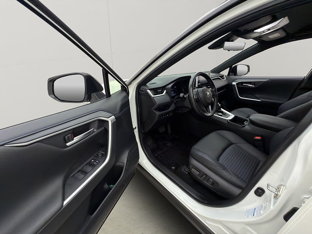 Vehicle Image 23