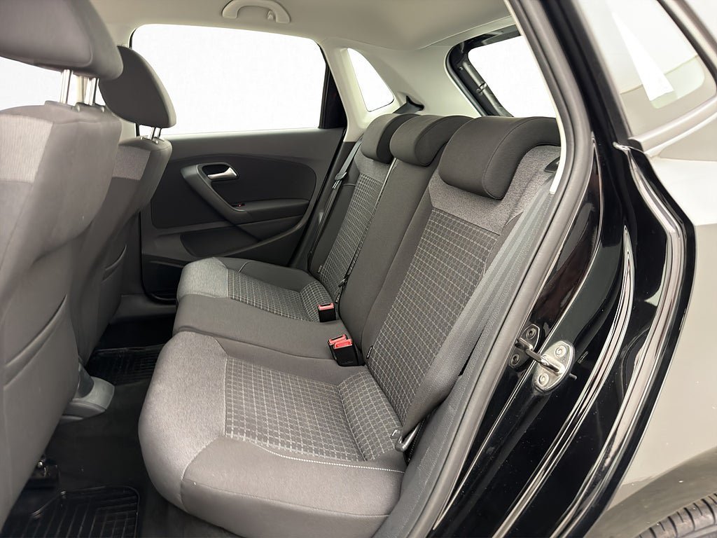 Vehicle Image 25