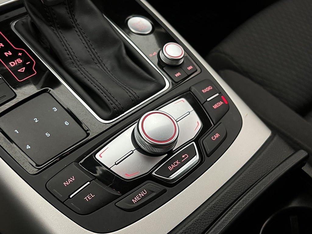 Vehicle Image 30