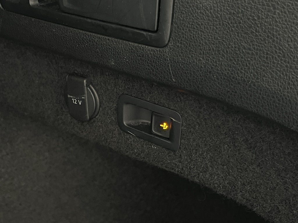 Vehicle Image 38