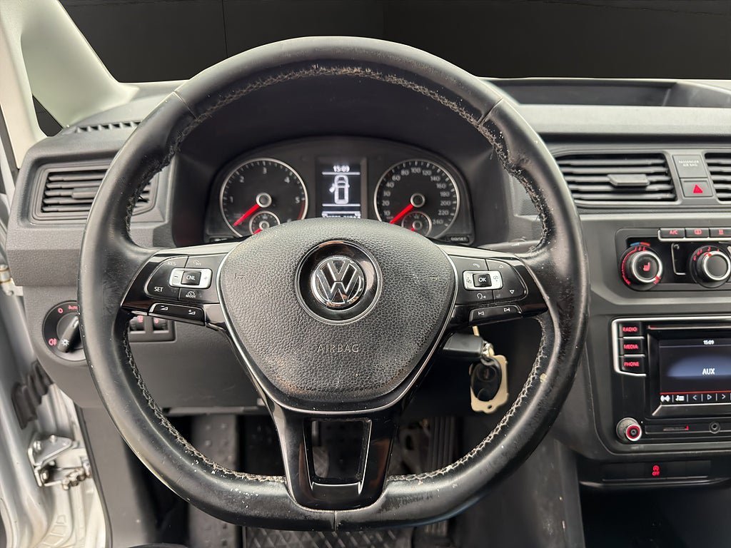 Vehicle Image 16