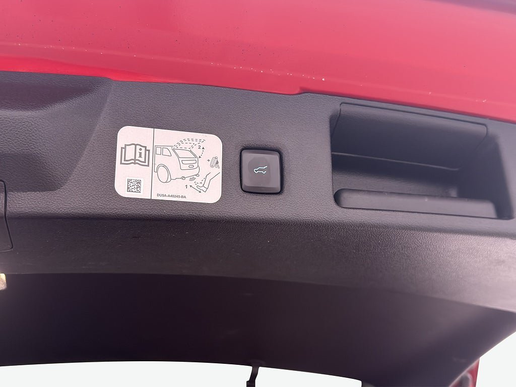 Vehicle Image 24
