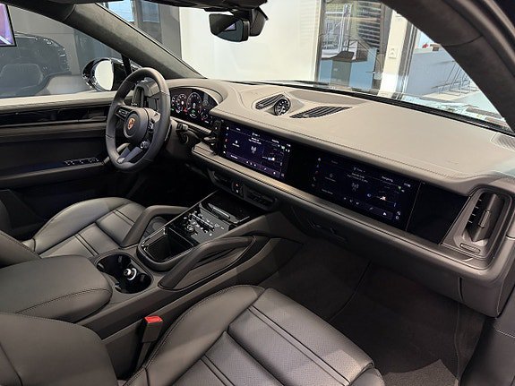 Vehicle Image 26