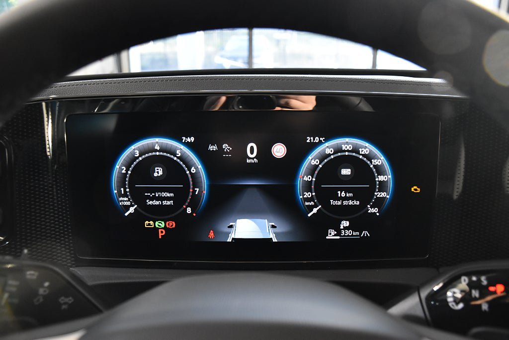 Vehicle Image 15