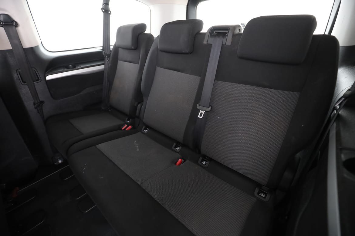 Vehicle Image 32