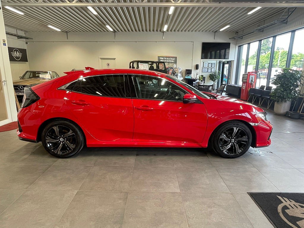 Vehicle Image 11