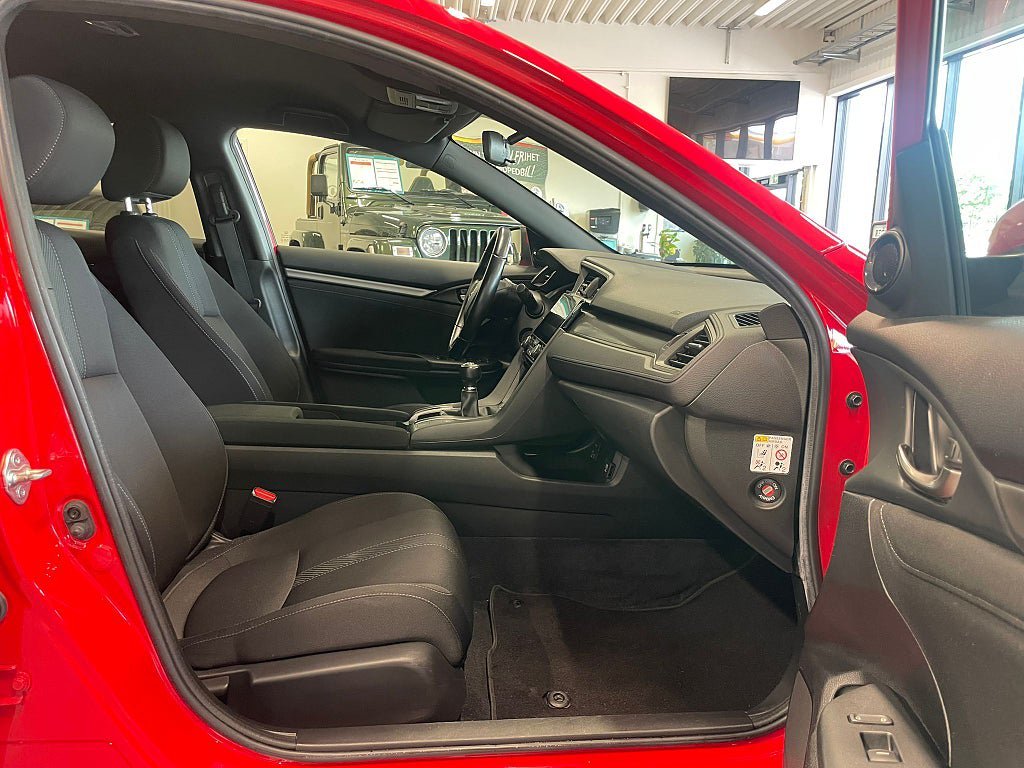Vehicle Image 14