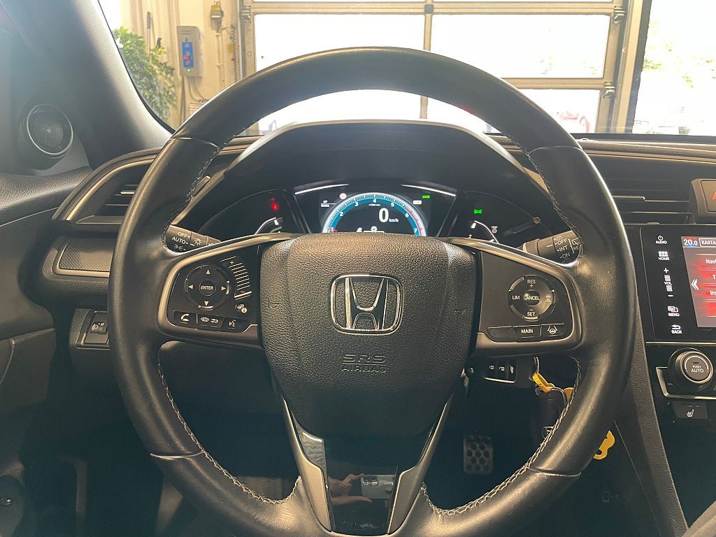 Vehicle Image 18