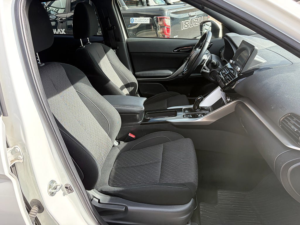 Vehicle Image 6