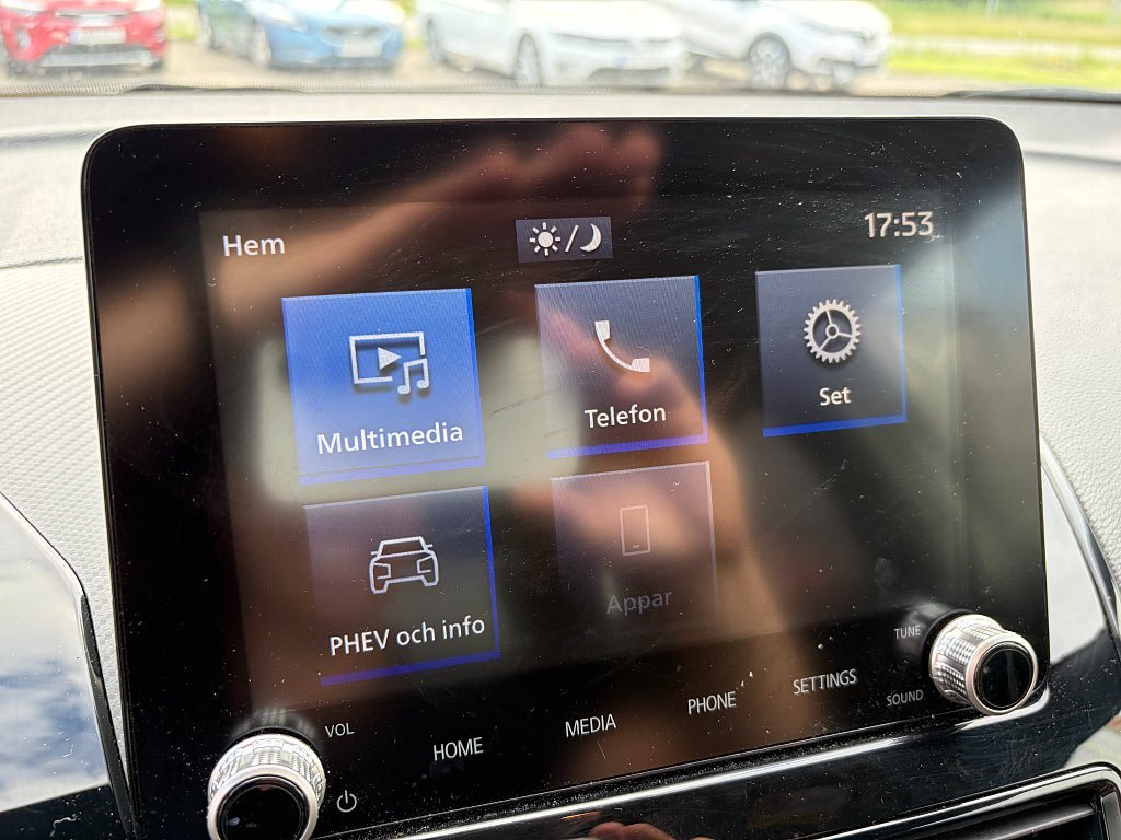 Vehicle Image 12