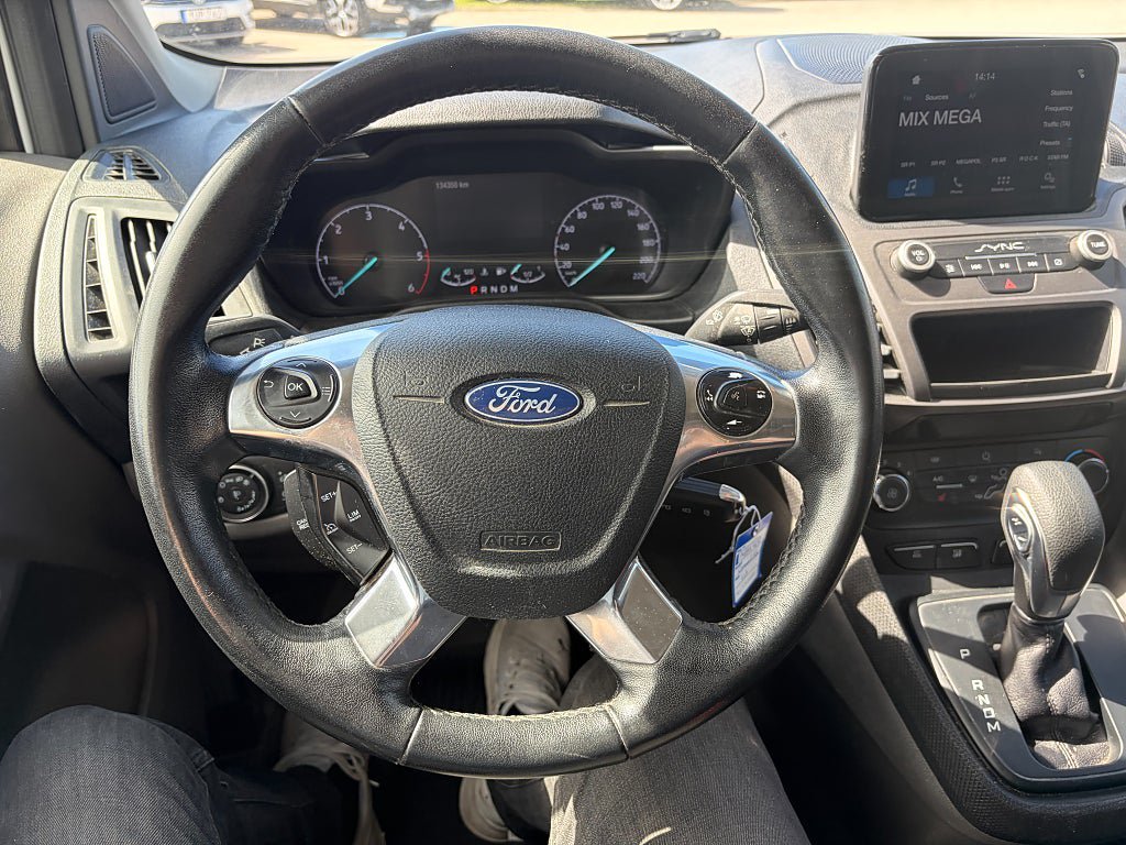 Vehicle Image 14