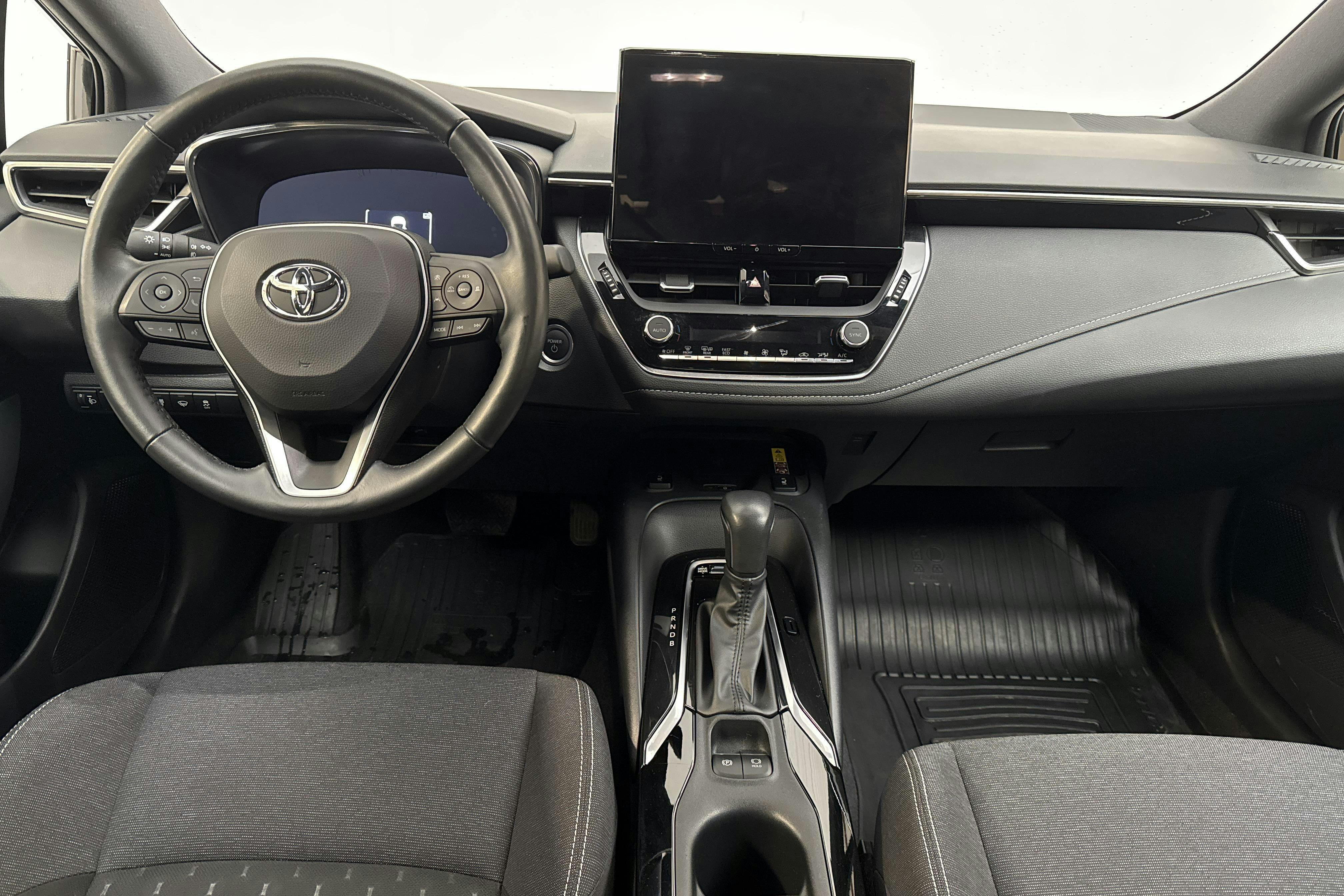Vehicle Image 6