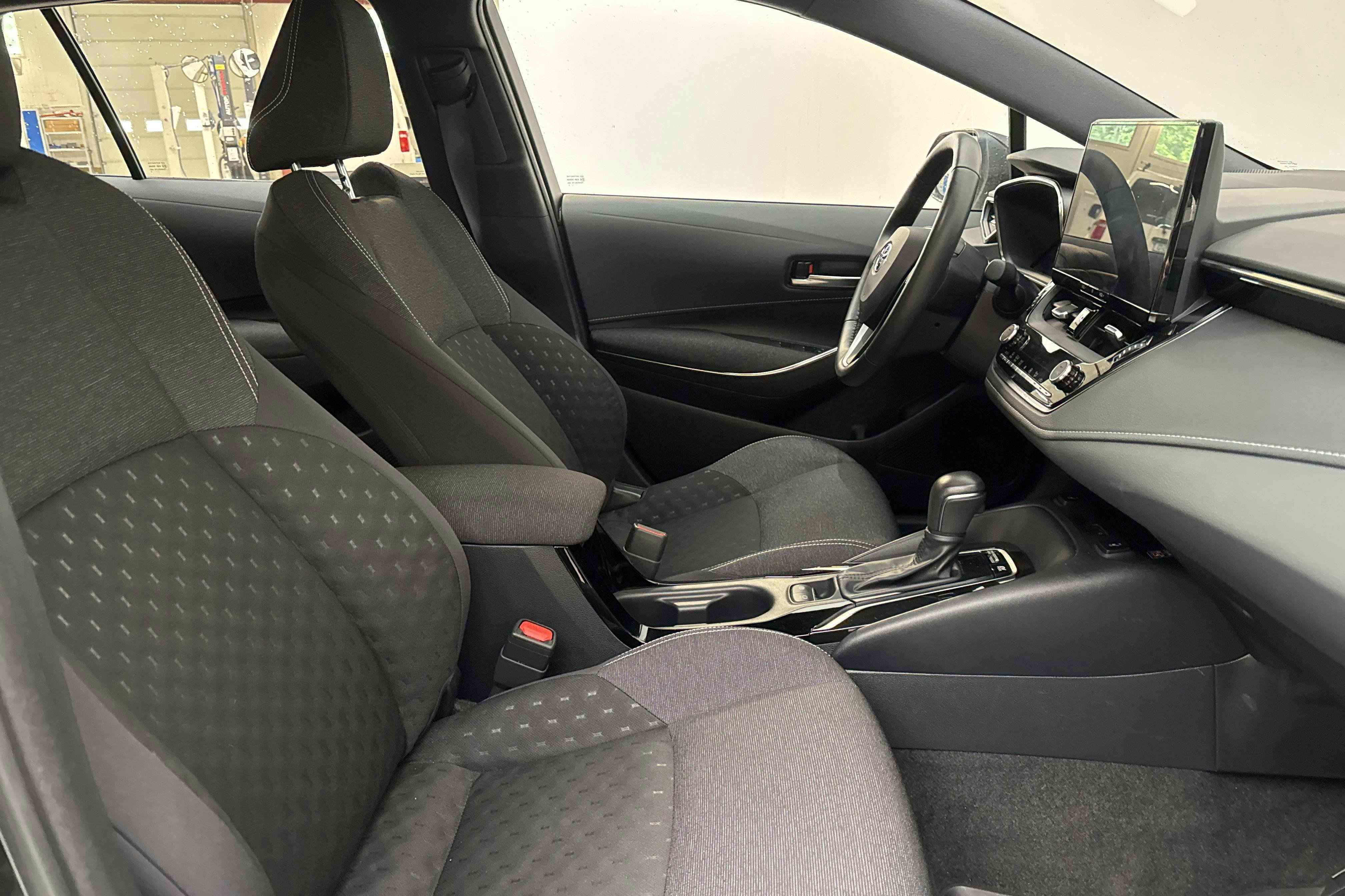 Vehicle Image 7