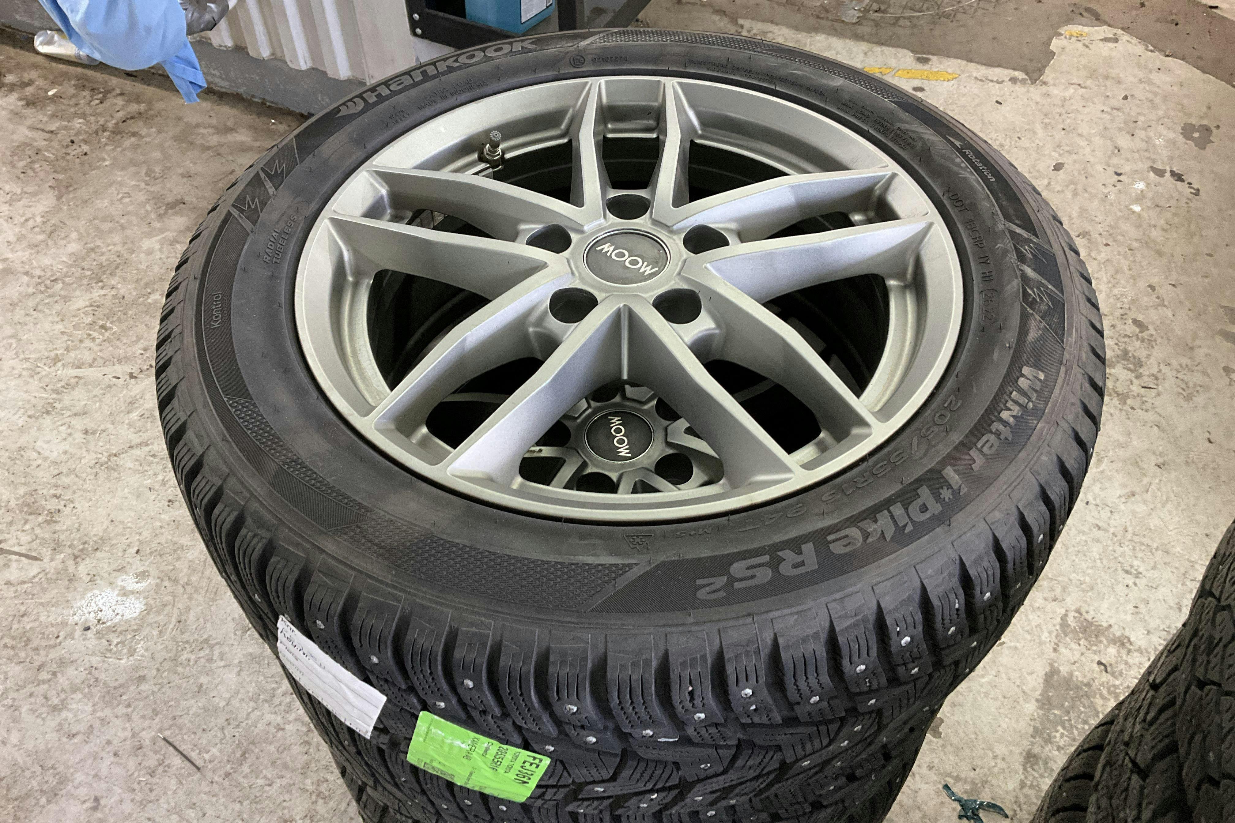 Vehicle Image 12