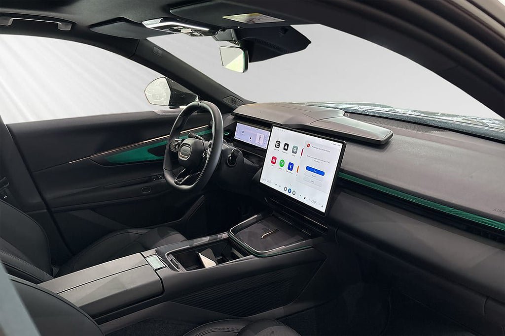 Vehicle Image 9