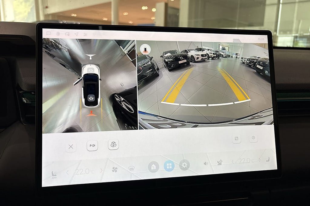 Vehicle Image 13