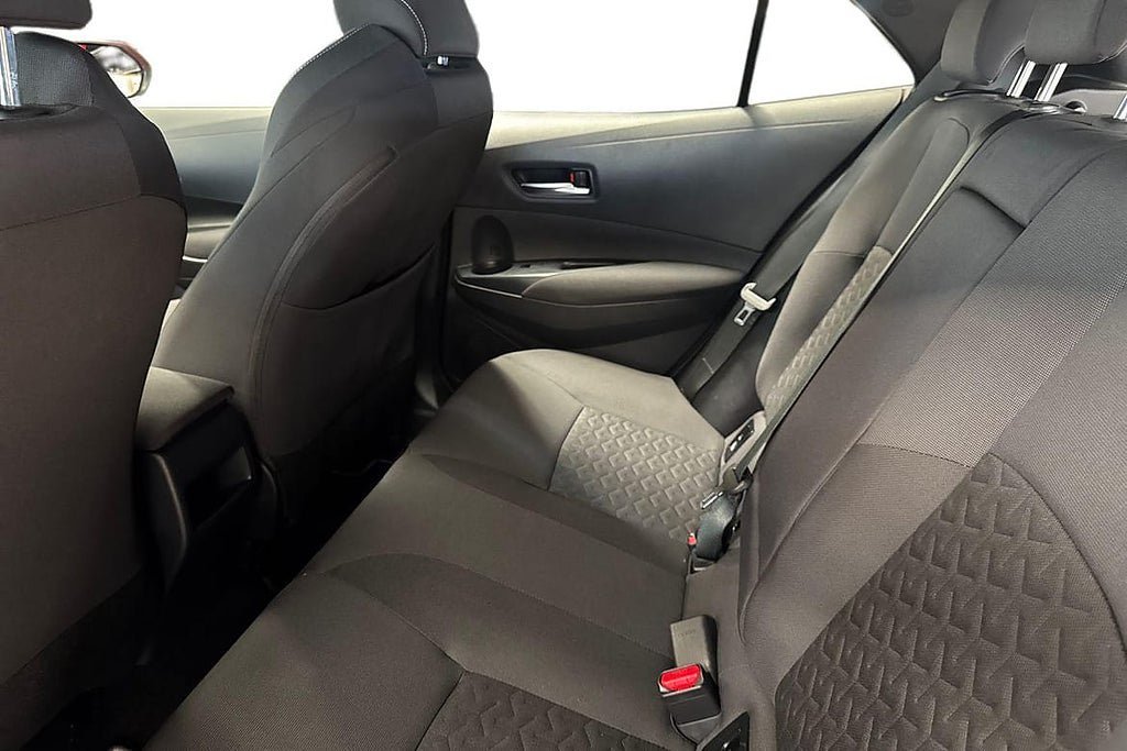 Vehicle Image 12
