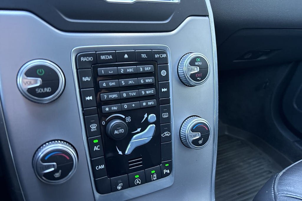 Vehicle Image 24