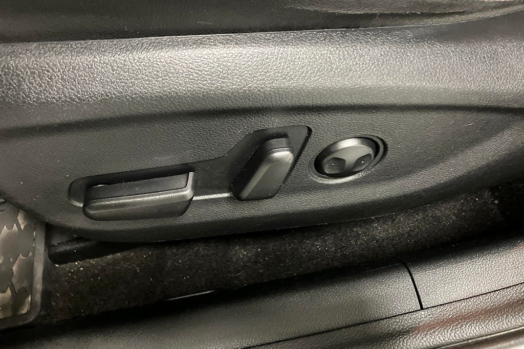 Vehicle Image 23