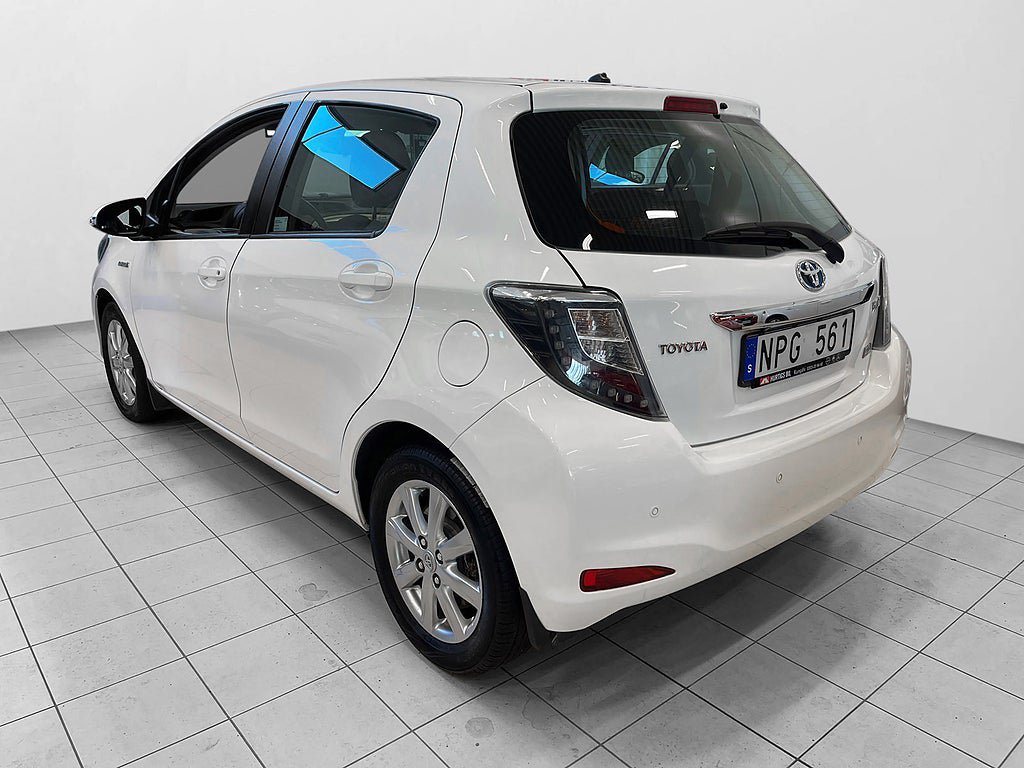 Vehicle Image 8