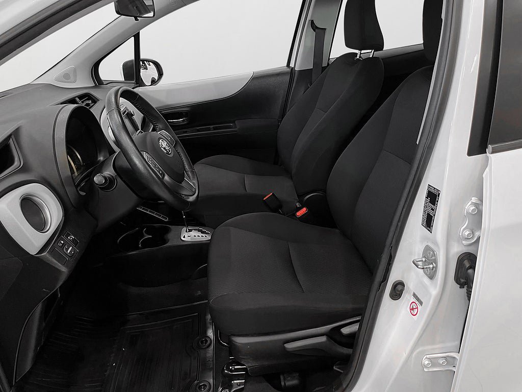 Vehicle Image 11