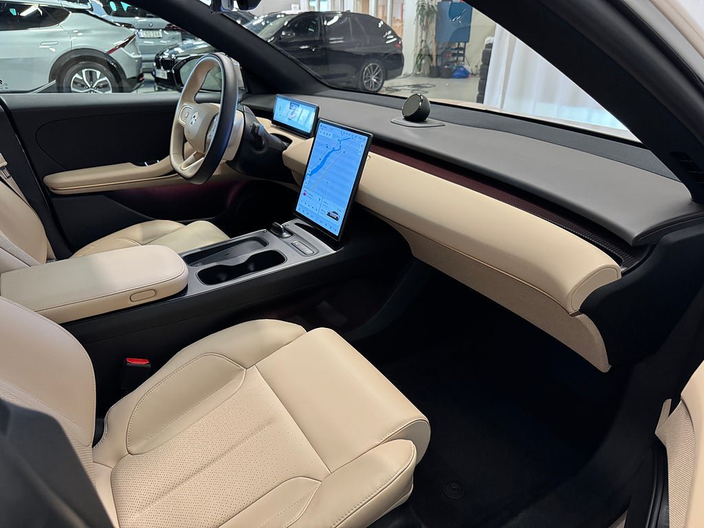 Vehicle Image 17