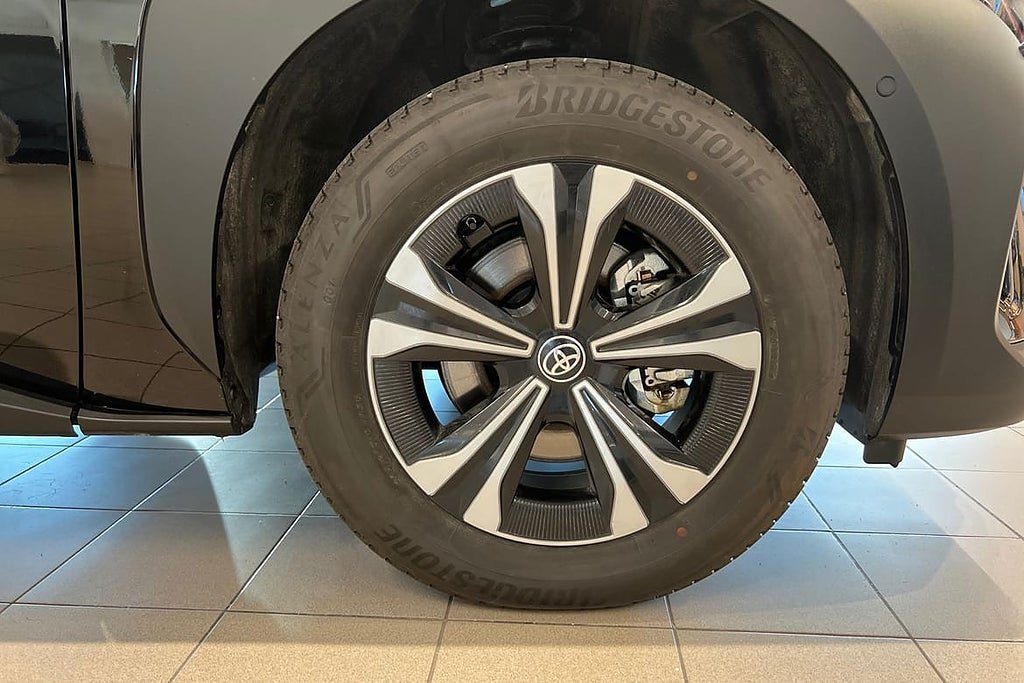 Vehicle Image 17