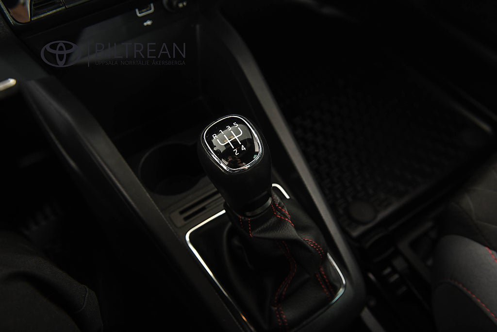 Vehicle Image 12