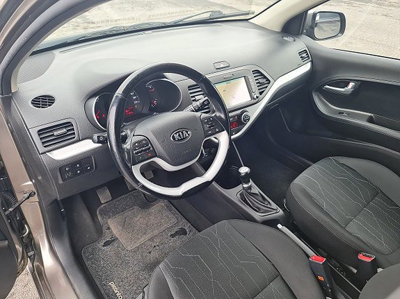 Vehicle Image 17