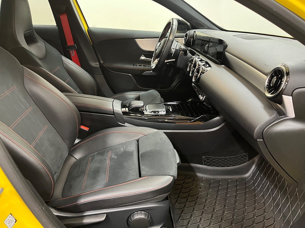 Vehicle Image 23