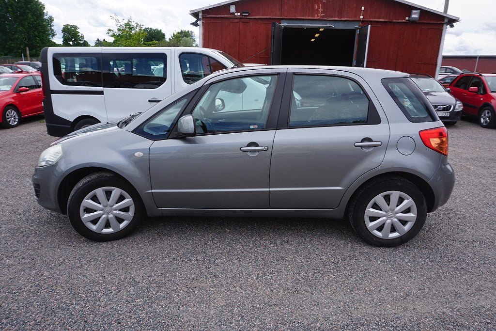 Vehicle Image 4