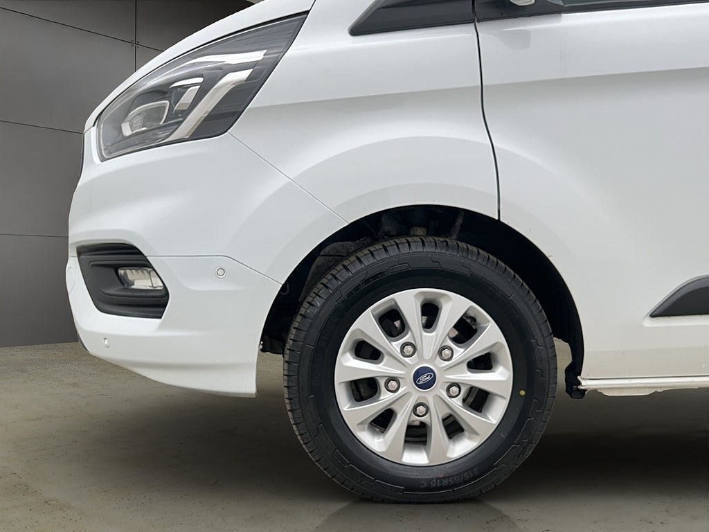 Vehicle Image 32