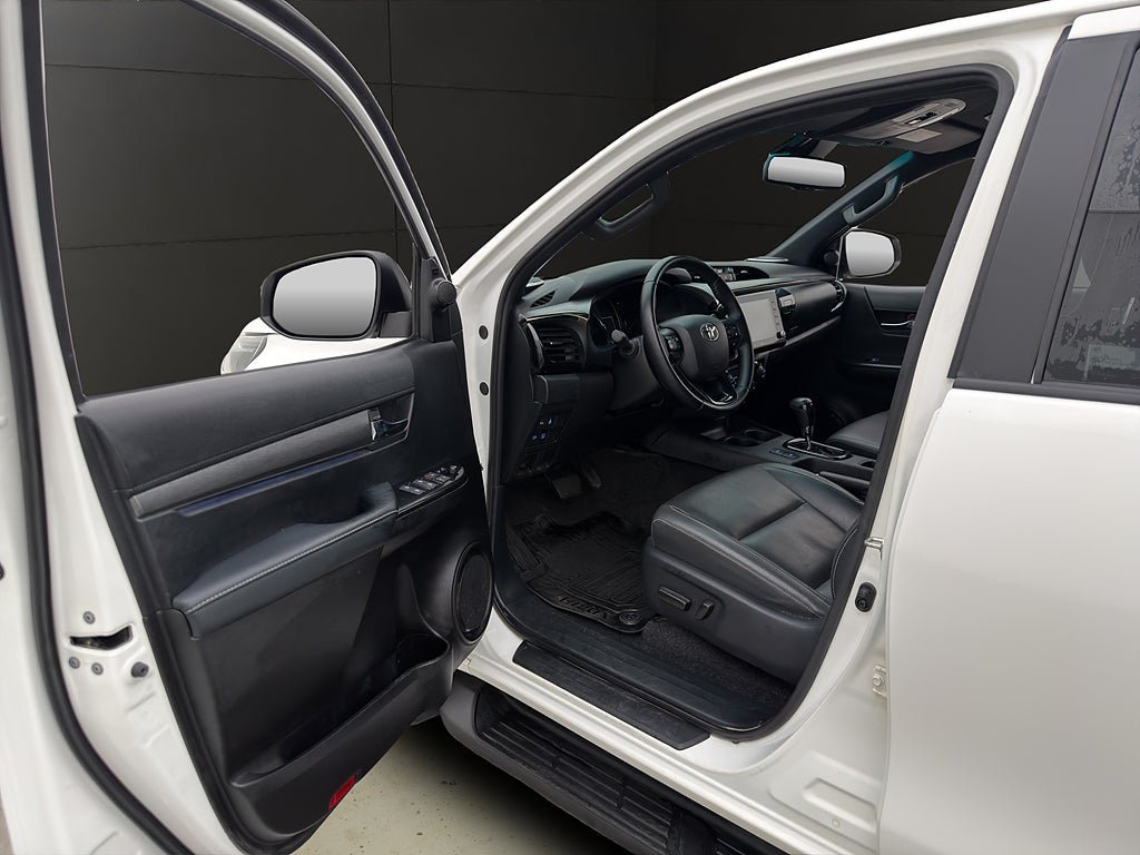 Vehicle Image 15