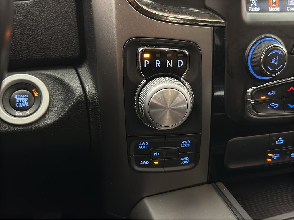 Vehicle Image 28