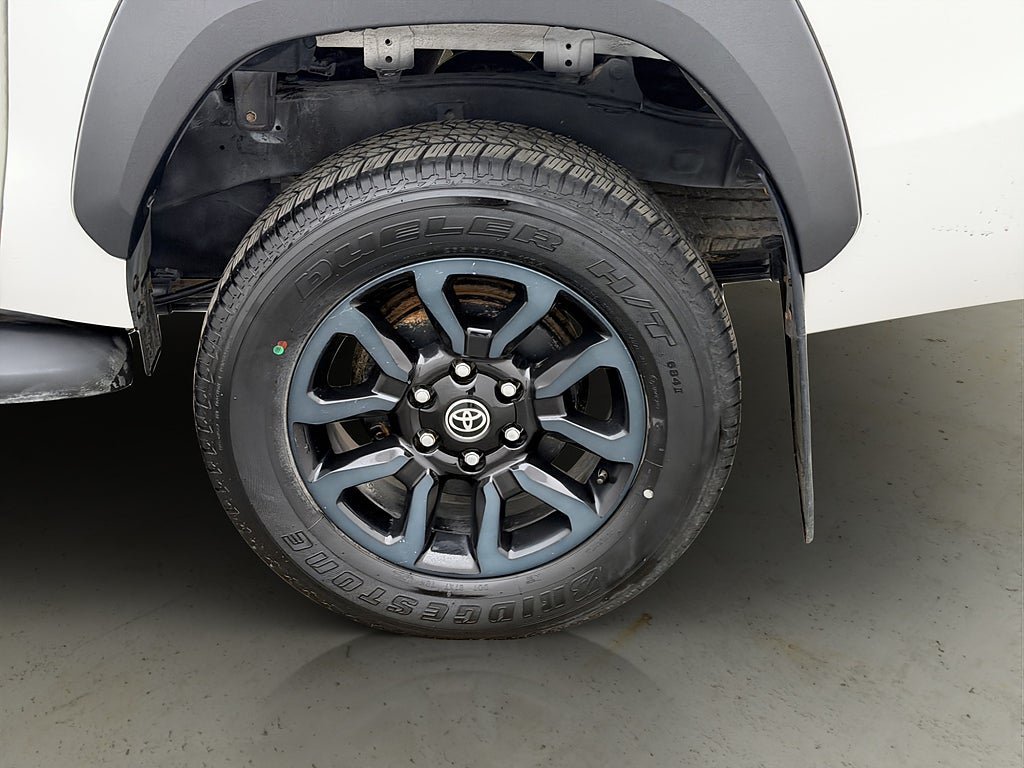 Vehicle Image 30