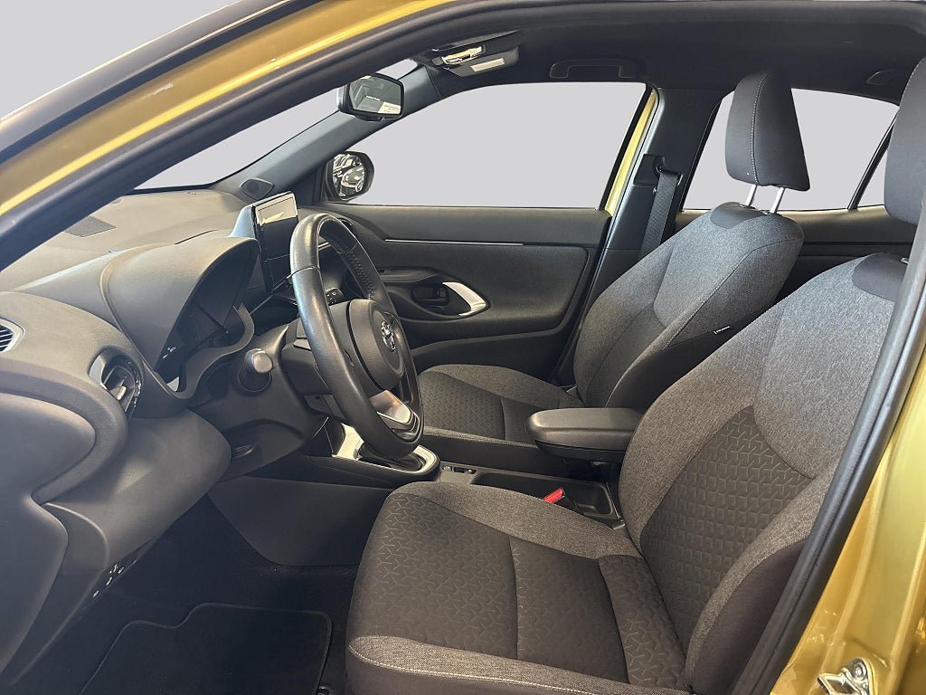 Vehicle Image 8