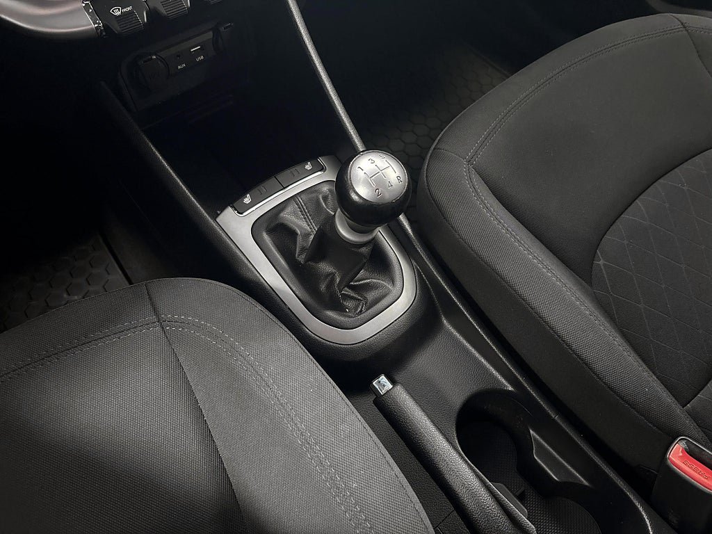 Vehicle Image 13