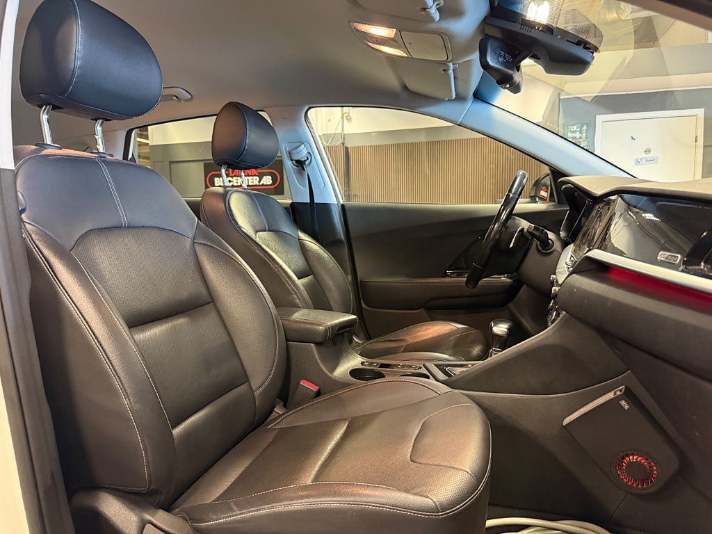 Vehicle Image 27