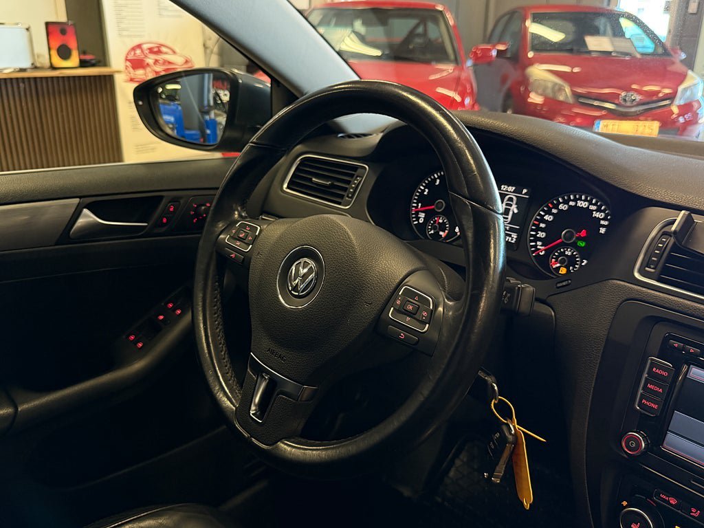 Vehicle Image 28