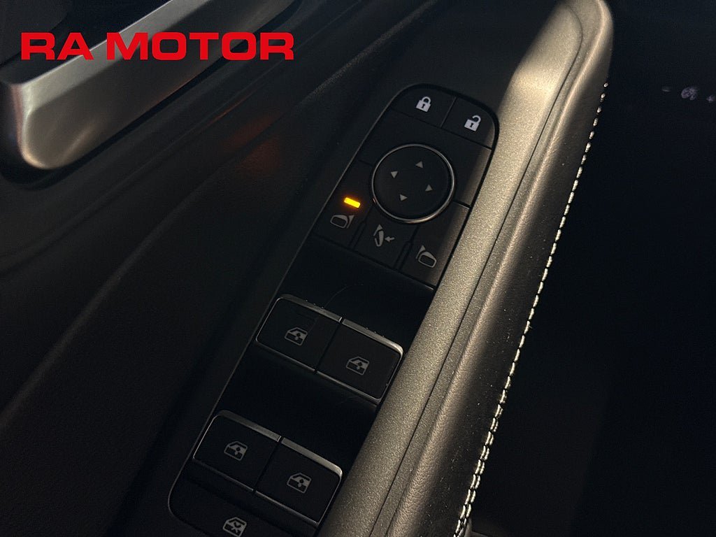 Vehicle Image 24