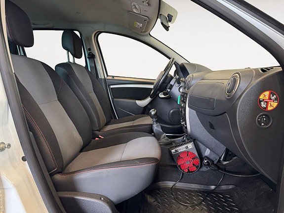 Vehicle Image 15